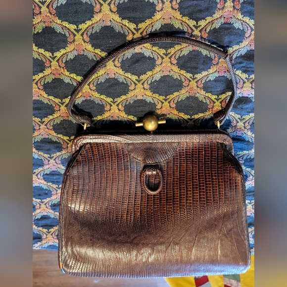 Beautiful 50s Leather Purse - Picture 3 of 16